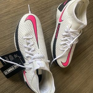 Youth size 4 Nike phantom soccer cleats